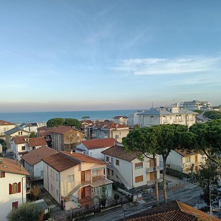 Hotel La Torre Cervia Bagian luar foto