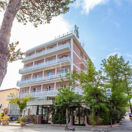 Hotel La Torre Cervia Bagian luar foto