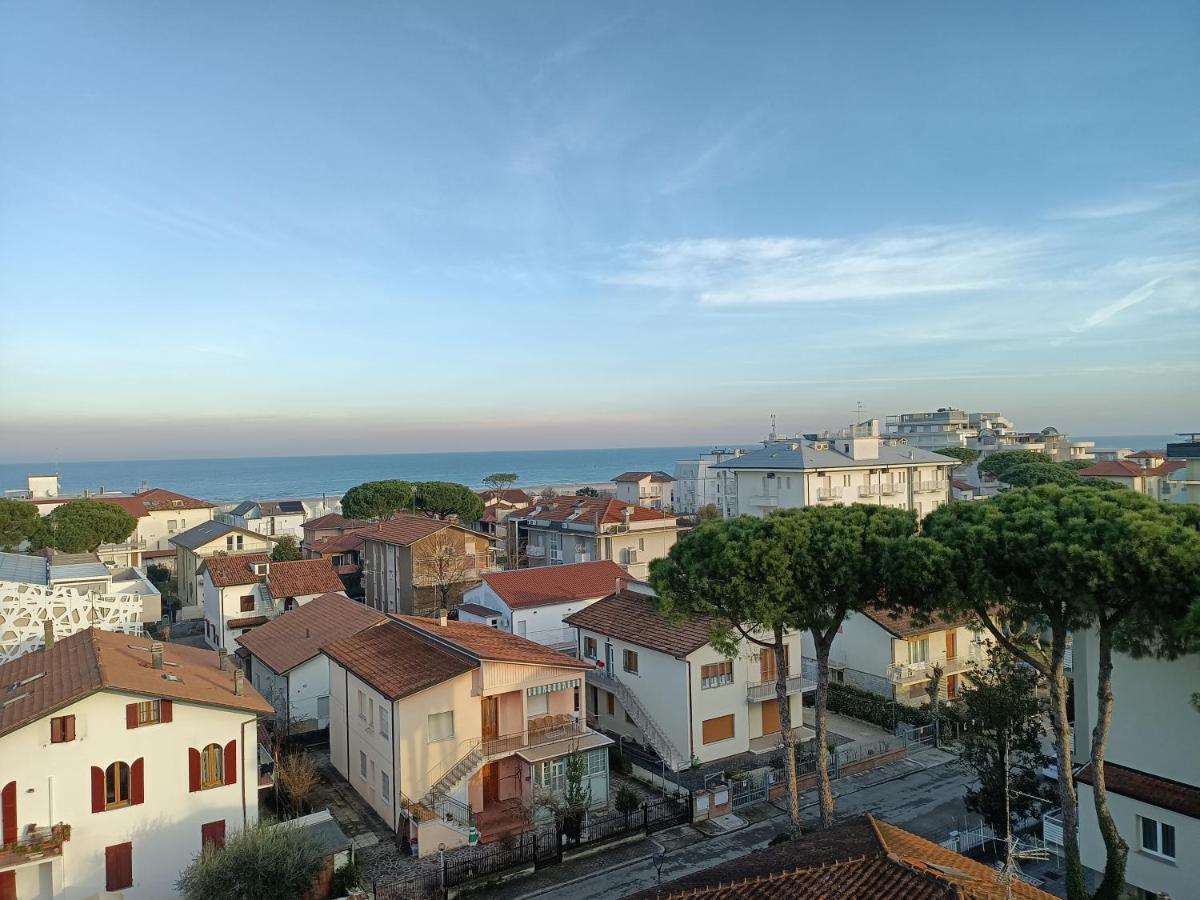 Hotel La Torre Cervia Bagian luar foto