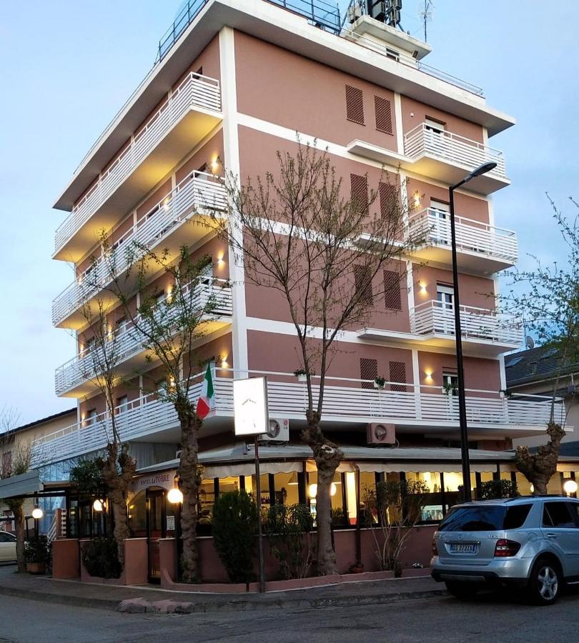 Hotel La Torre Cervia Bagian luar foto