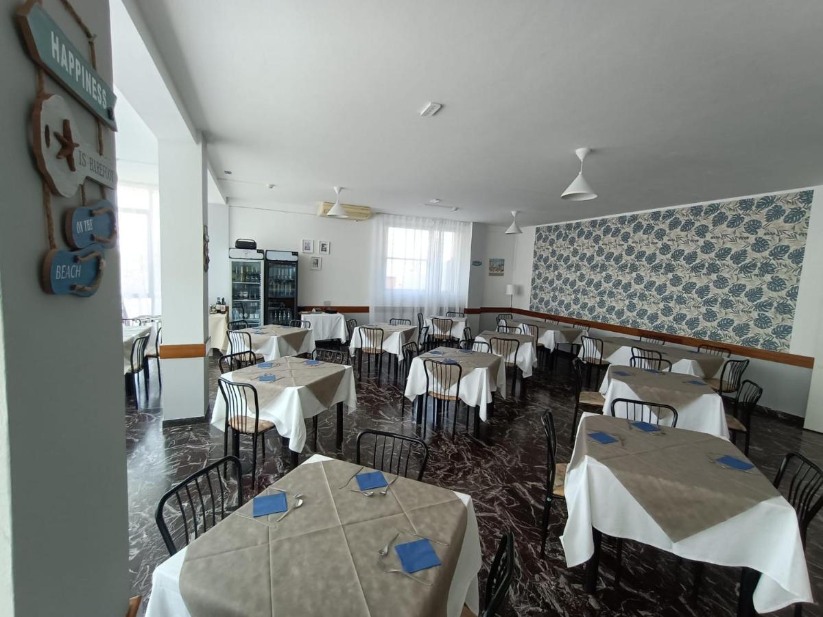 Hotel La Torre Cervia Bagian luar foto