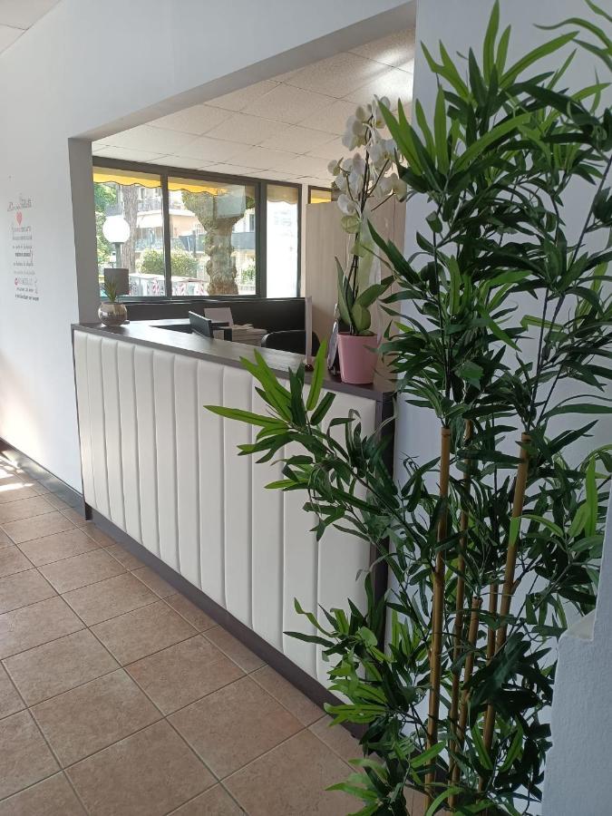 Hotel La Torre Cervia Bagian luar foto