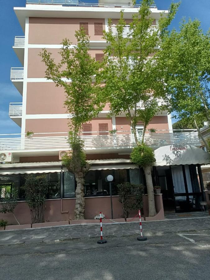 Hotel La Torre Cervia Bagian luar foto