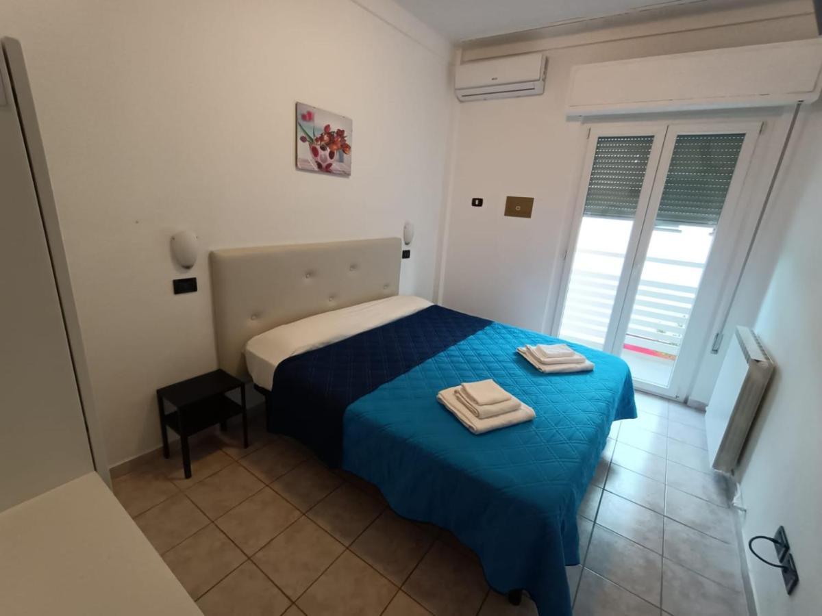 Hotel La Torre Cervia Bagian luar foto