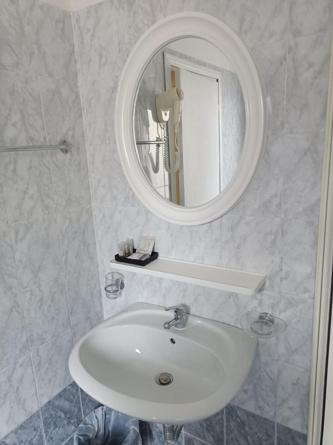 Hotel La Torre Cervia Bagian luar foto